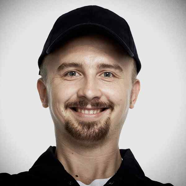 https://unical.ge/wp-content/uploads/2018/09/our_team_03.jpg